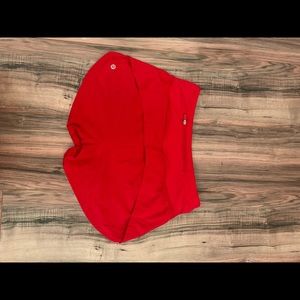 red lululemon short 4”